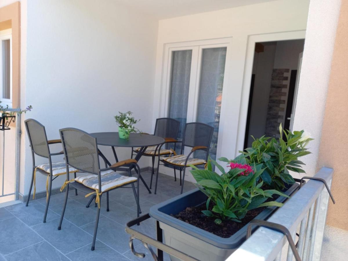 Seaview Suites Ondina Komiža Exterior foto